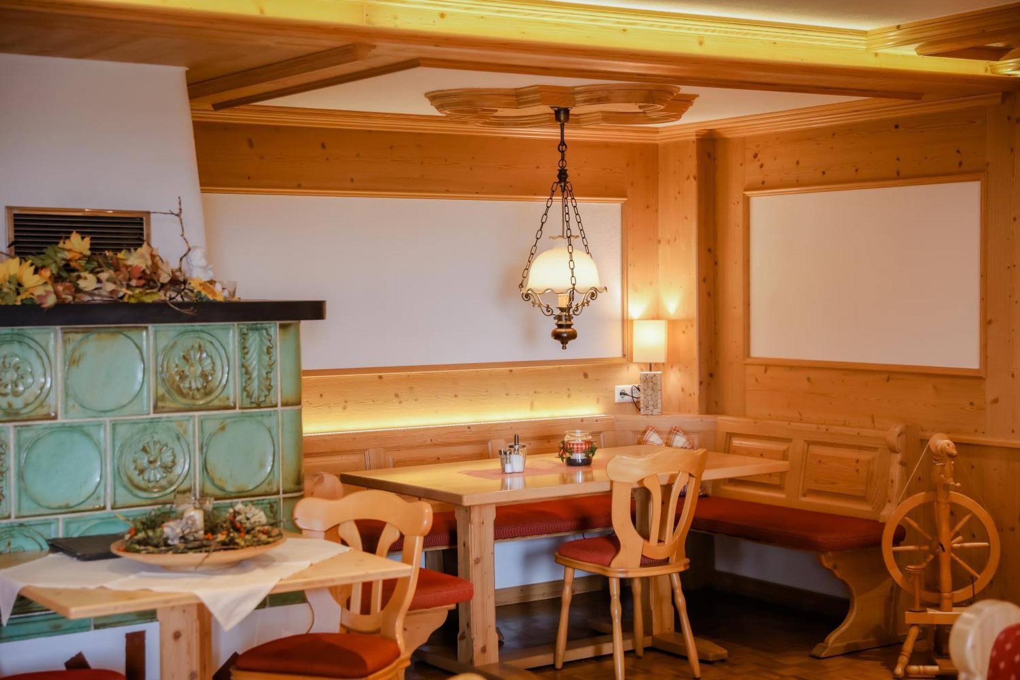 Landhotel Schellenberg ユーバーリンゲン エクステリア 写真