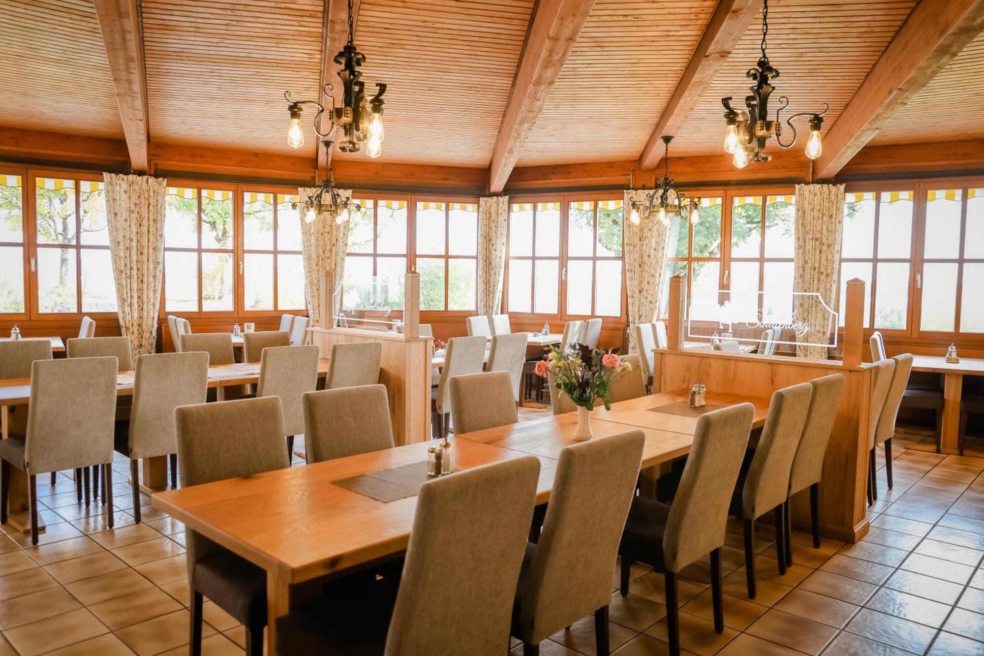 Landhotel Schellenberg ユーバーリンゲン エクステリア 写真