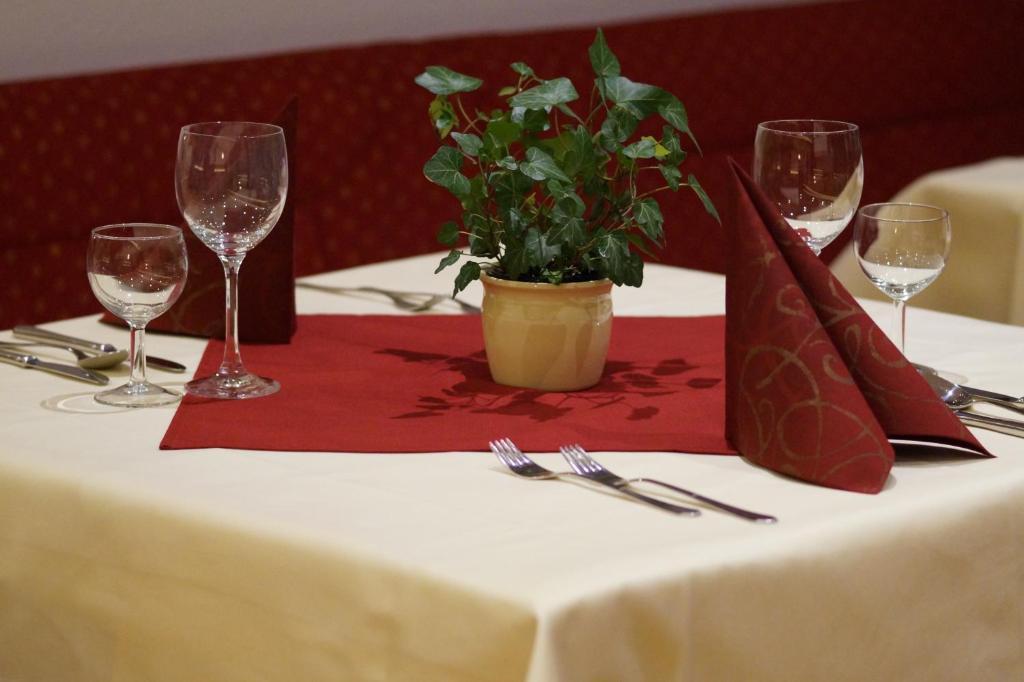Landhotel Schellenberg ユーバーリンゲン エクステリア 写真